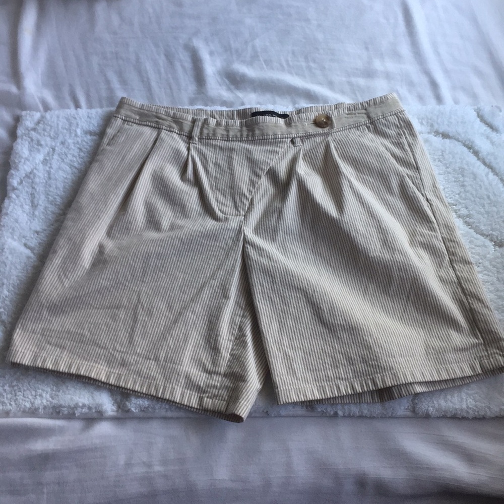 Casual Striped Beige Shorts Size 4